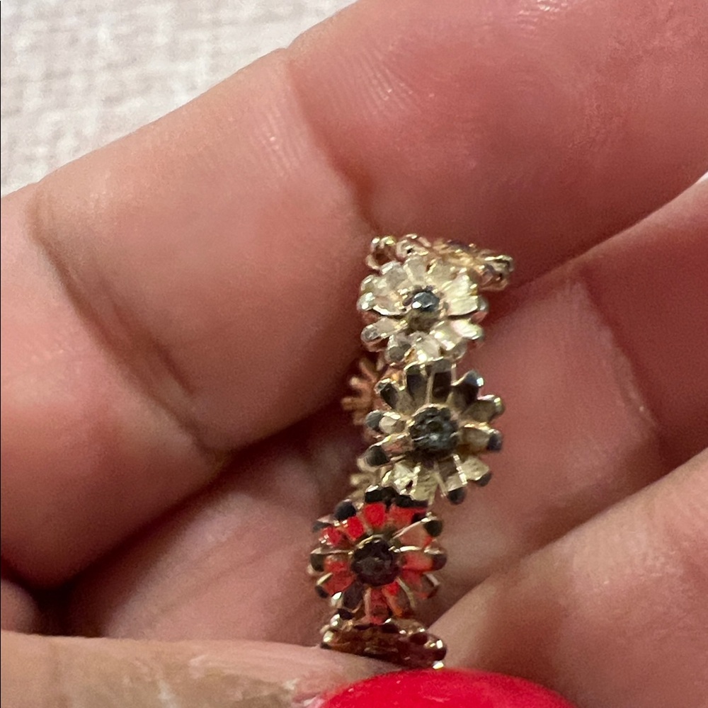 Pandora Gold and Silver Daisy Ring - Picture 5 of 15